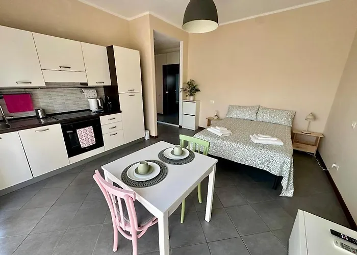 Cozy Navigli Apartment Milan